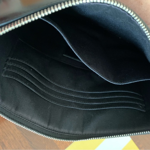 YSL Monogram tablet holder unisex - Black
With Certificate of Authenticity - Picture 5 of 6